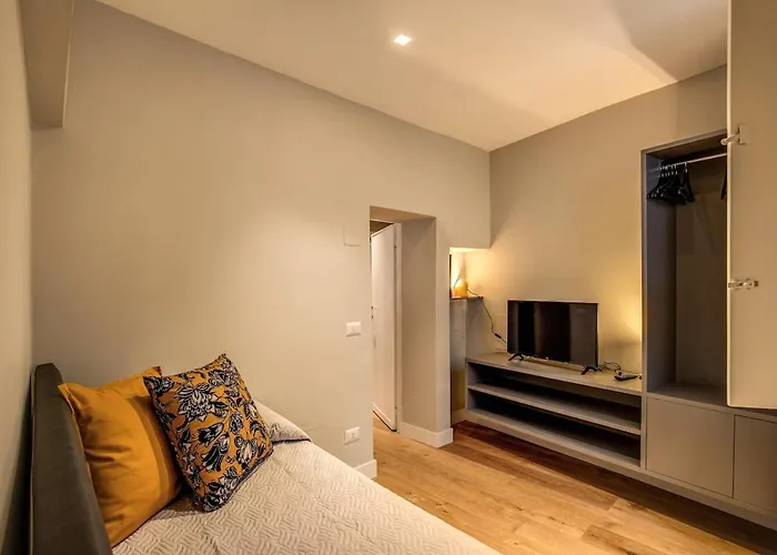 Apartment Campo Di Fiori 2 Bedroom Int 4